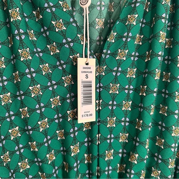 NWT Max Studio Women\'s Green Geometric Long Sleeve Maxi Dress - Size Small